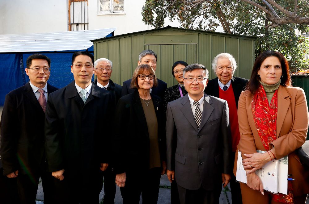 Las máximas autoridades de la Universidad, el IEI, la Embajada de China en Chile y de CASS se dieron cita en el Instituto para sellar este acuerdo colaborativo. 